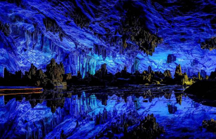 Explore The Dark And Gorgeous Caves