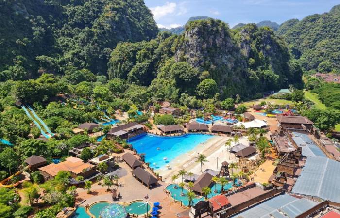 Make Everyone Happy at the Lost World of Tambun