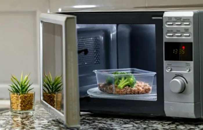best ways to clean a microwave