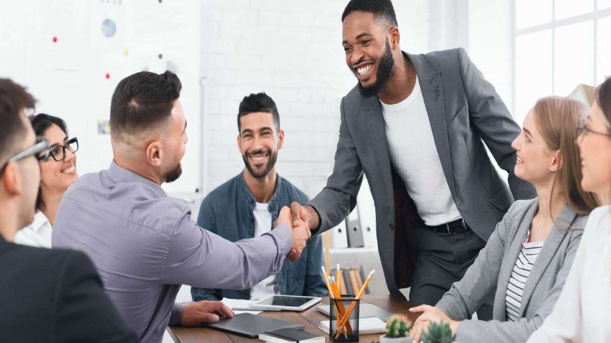 Charismatic Leadership Skills: How Great Leaders Inspire, Influence